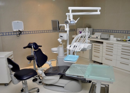 Dr  Imad Salloum   Salloum Dental Clinic 03